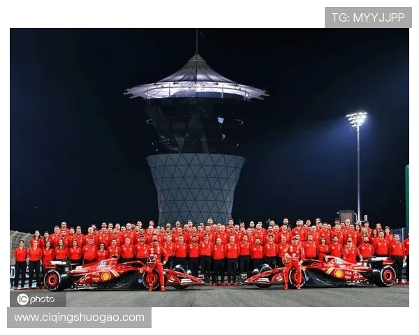 F1赛季激烈竞争持续升温,各车队备战新一轮赛事挑战 F1赛季激烈竞争持续升温,各车队备战新一轮赛事挑战