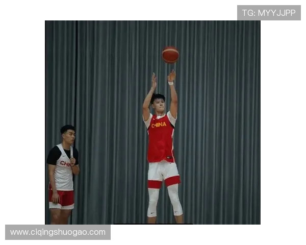 篮球世界杯：全力以赴！中国男篮能否突破重围，迎接新的辉煌时刻