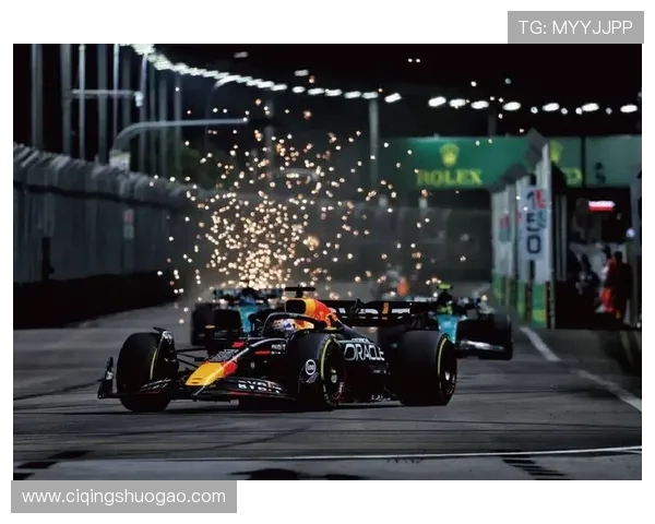 F1赛季最新动态：维斯塔潘称霸赛道 汉密尔顿挑战强势回归